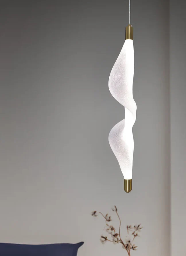 Drift Pendant – Sculptural LED Light in Twisted Mesh Form