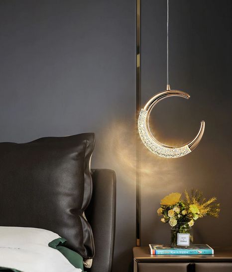 ESSA CRYSTAL PENDENT