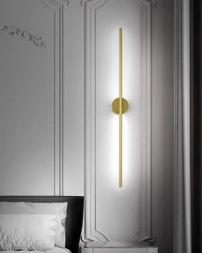 Halo Beam Wall Light – Sleek Gold Vertical Glow