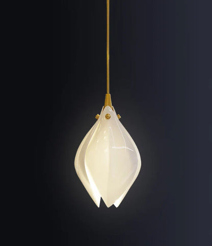 PetalGlow Pendant Light– Artistic Glass Illumination