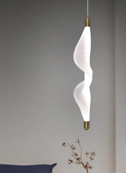 Drift Pendant – Sculptural LED Light in Twisted Mesh Form