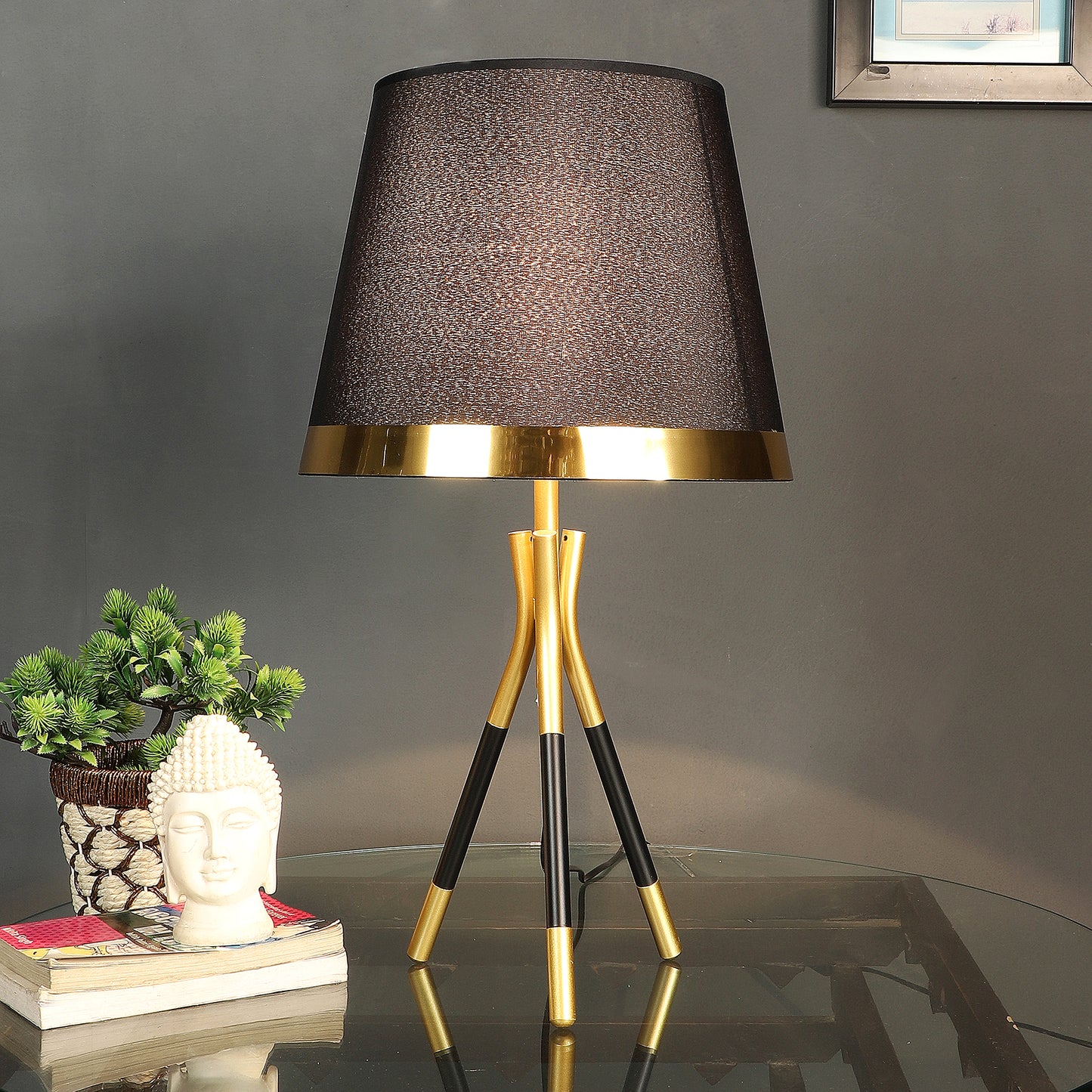 TRIPOD TABLE LAMP